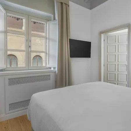 Elegant Apartments Near The Duomo-2